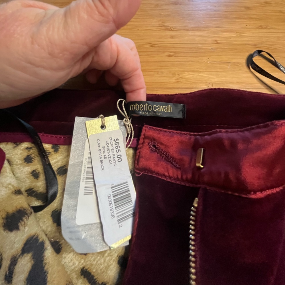 Roberto Cavalli Burgundy Velvet Cropped Pants - Picture 3 of 11